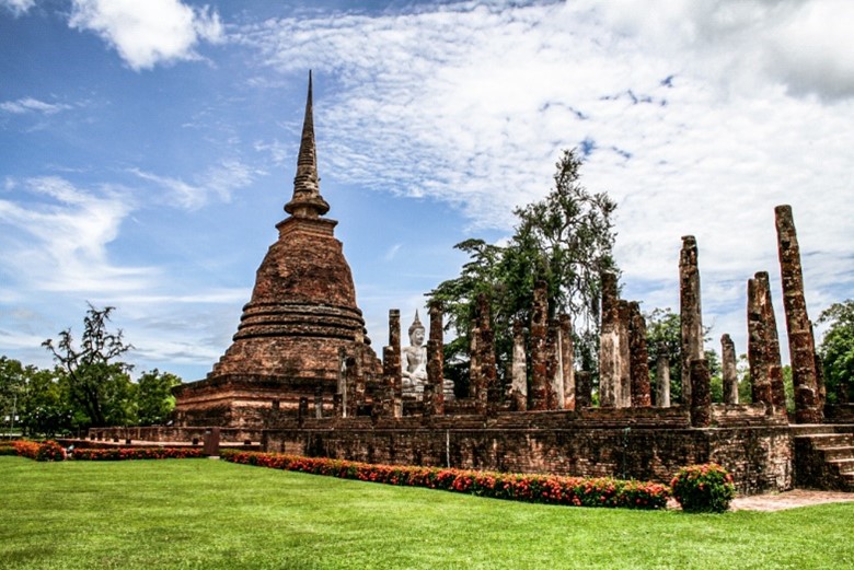 Wat Sa Si in the Sukhothai Historical Park